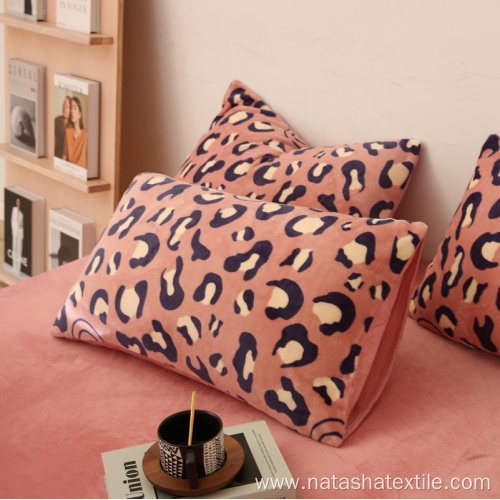 Fashion pink leopard home warm soft bed sets